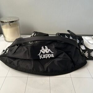 Kappa black & white fanny pack